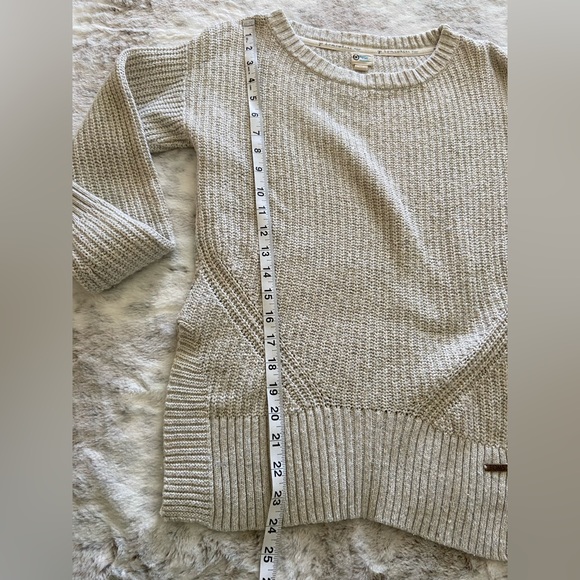 TOMS Long Sleeved Cream Crew Neck Sweater, woman’s small. - Picture 5 of 9